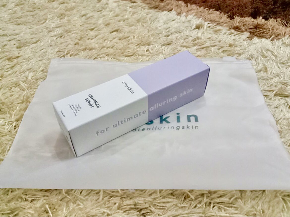 NumarazWorld's tweet photo. GUYS TENGOK LA NI!! 🤤🤤

Got mine from @AnmilalaCo 💞

#dahbelialluskin #ALSforall #alluskinlightbulbserum https://t.co/BqYHDYvSIc