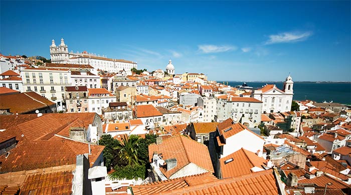 VeroSinmapa's tweet image. #NUEVO 😎Los espectaculares monumentos en Belem, el carácter auténtico de barrios como la Alfama y Chiado, un tranvía histórico, un ascensor con vistas.... 😍 Esto y mucho más te espera en #LISBOA ❤️ No te pierdas este TOP 10 de visitas interesantes 👉🏻  bit.ly/Top10Lisboa