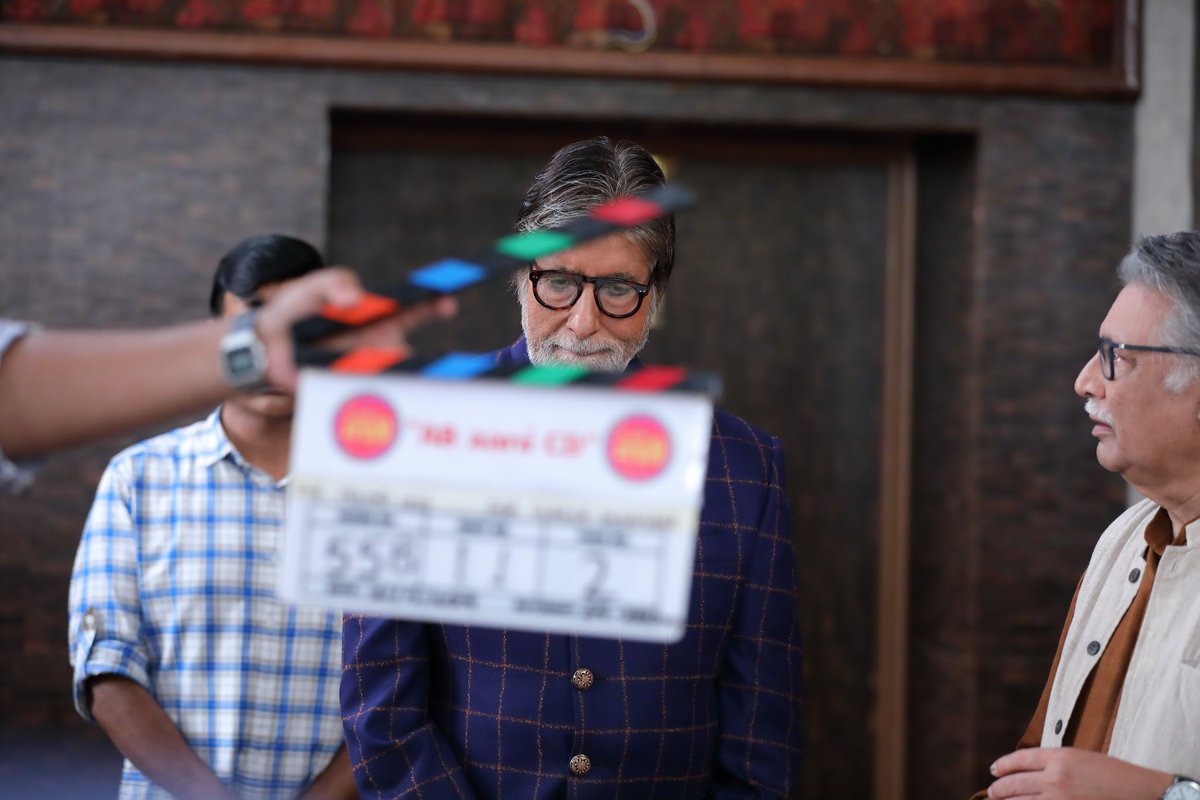 PlanetMarathi's tweet photo. अभिनयाचे शेहेनशा महानायक #AmitabhBachchan @SrBachchan यांना #PlanetMarathi परिवाराकडून वाढदिवसाच्या मनःपूर्वक शुभेच्छा. प्लॅनेट मराठी निर्मित '@abaanicdfilm चित्रपटात बिग-बी नी महत्त्वपूर्ण भूमिका साकारली होती.
#HappyBirthdayAmitabhBachchan #ABaaniCD https://t.co/XNRtgCABfK