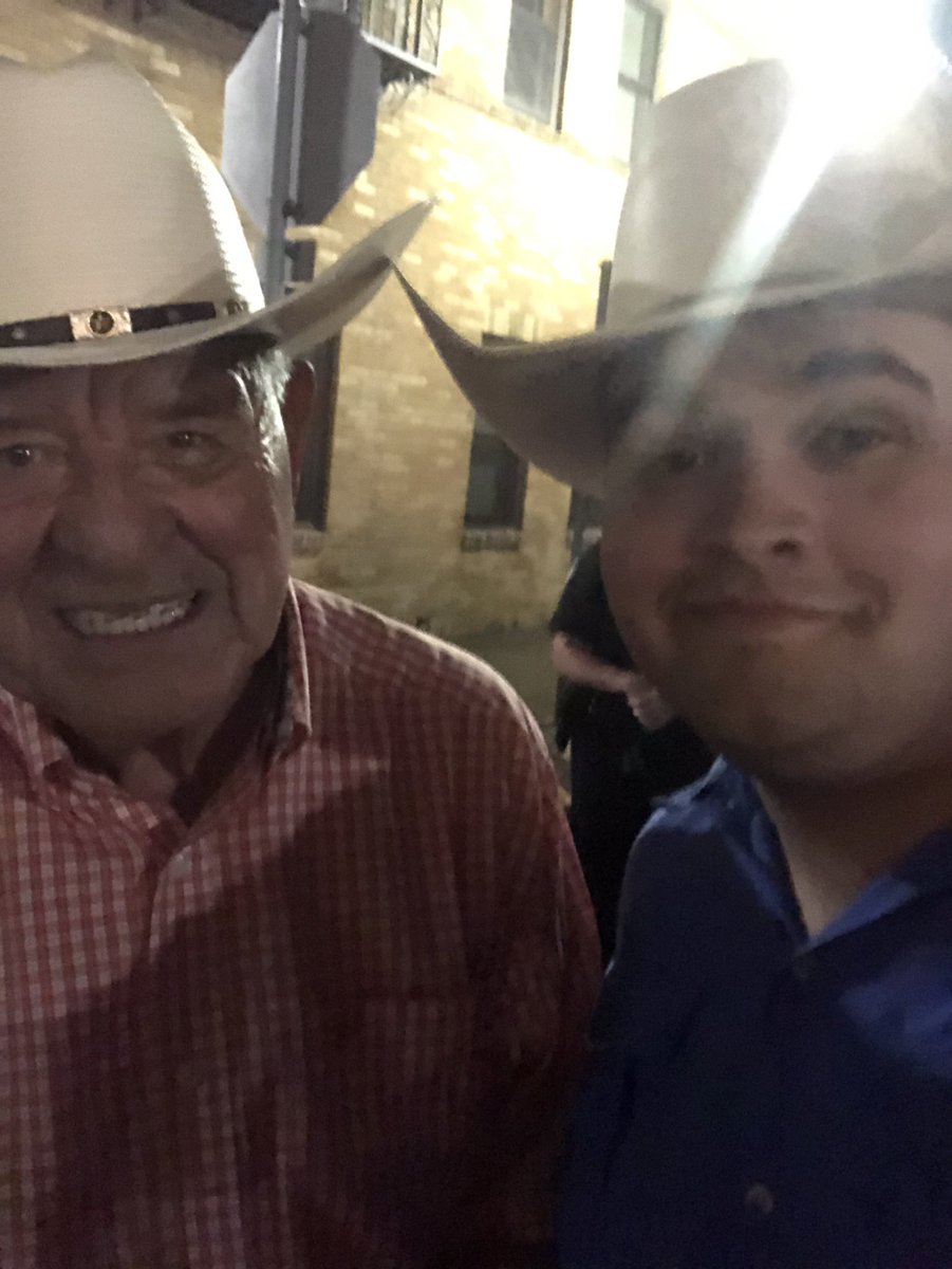 PostoakCaleb's tweet image. Got to celebrate @rogercreager’s father’s birthday at the catfish festival, and I even got to gat a picture! Here is to many more years for you sir!