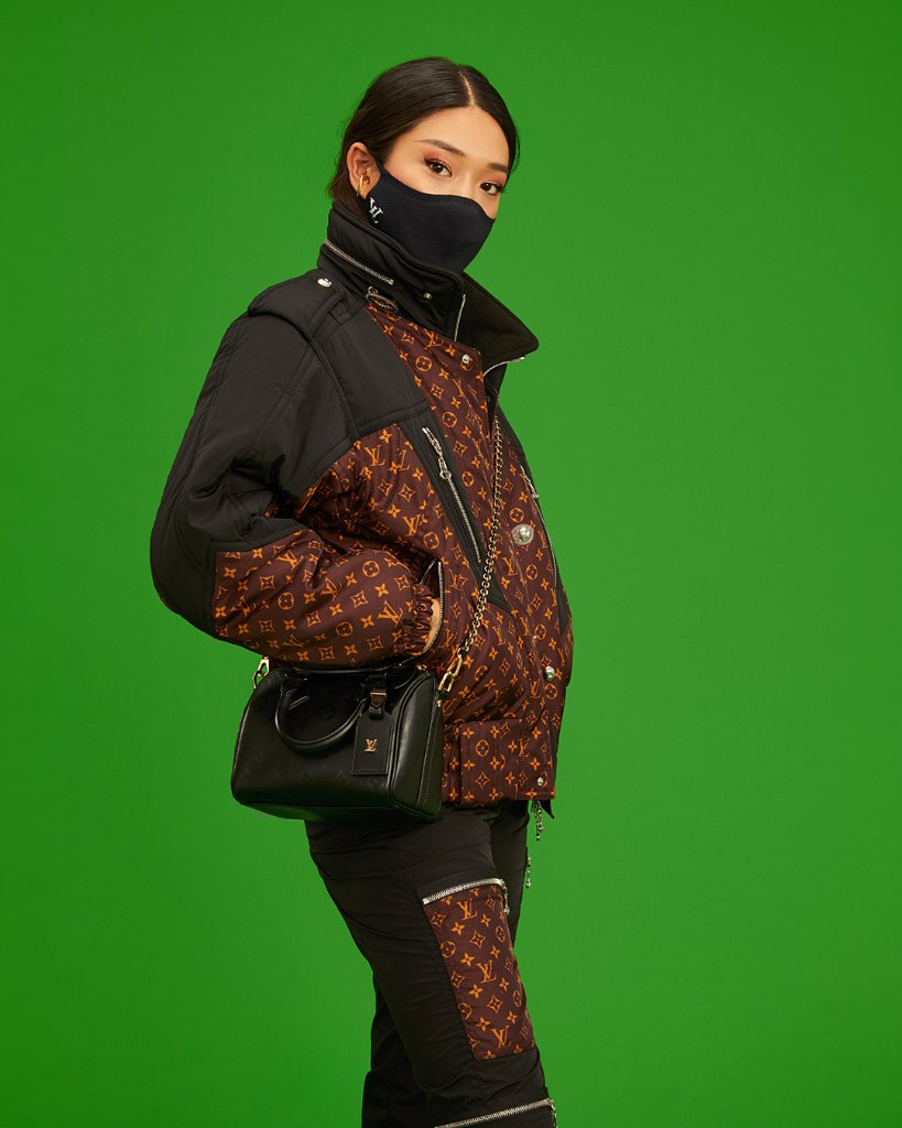 Louis Vuitton på X: «#PeggyGou at the #LVSS21 Show. @TWNGhesquiere  presented his latest #LouisVuitton collection at Samaritaine in Paris.  Watch the Show at   / X