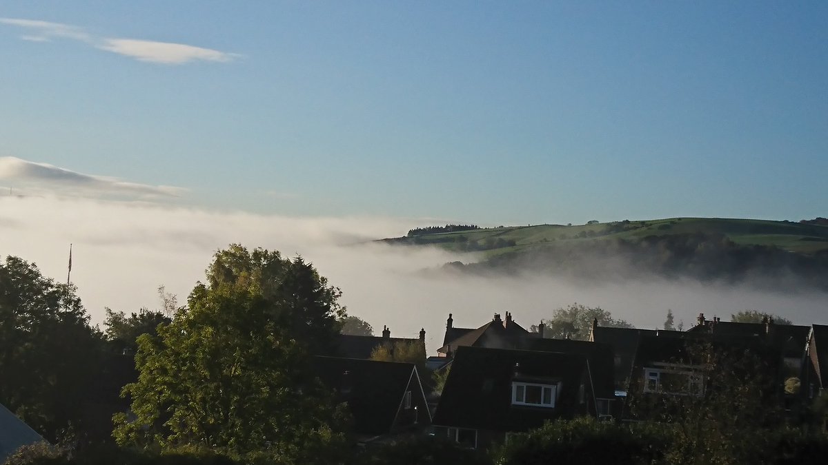 NMandDVC's tweet photo. A beautifully dramatic start to the day out there #NewMills https://t.co/pz17ORAKAJ