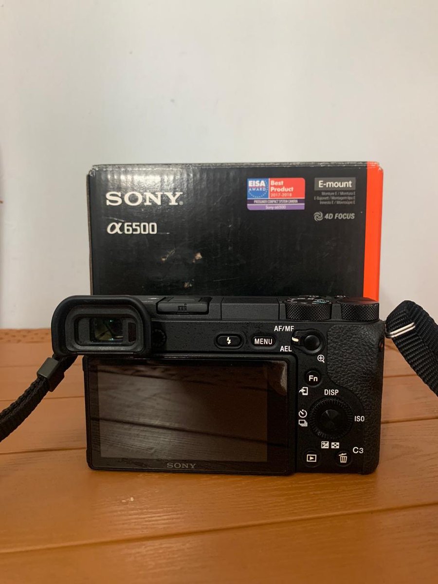 FOR SALE! Sony A6500 4K mirrorles camera.

- Fisik 95% (pemakaian wajar)
- Tombol semua aman berfungsi
- Monitor &amp; touchscreen aman
- Karet-karet rekat
- Sensor bersih
- Viewfinder jelas
- Garansi habis
- Bisa COD (Jakarta)

WA : +62 812-1121-6091

Bantu rt ya om <a href="/govoes/">Govinda Rumi</a>