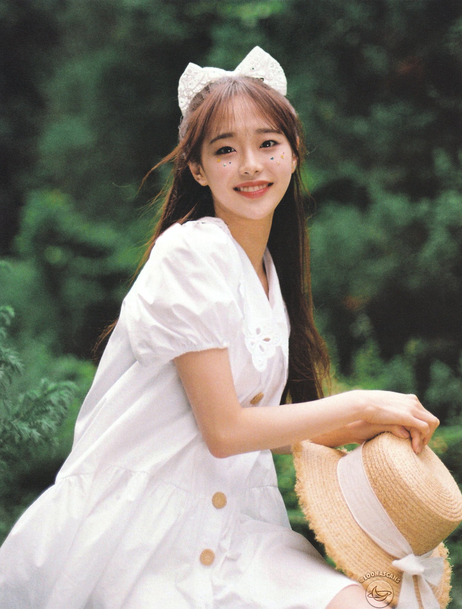 LOONA フォトブック　ヘジュ Amazon.co.jp: 月間女の子 LOONA - HeeJin (シングルアルバム