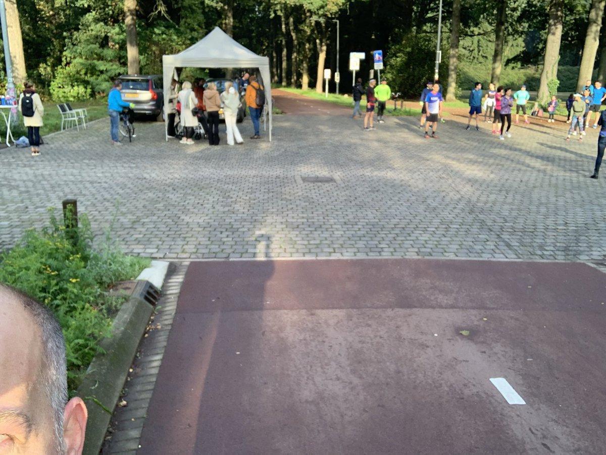 Toch een beetje <a href="/marathonehv/">ASML Marathon Eindhoven</a> gevoel #zwaanstraat. Of niet @MWMJanssen 😀