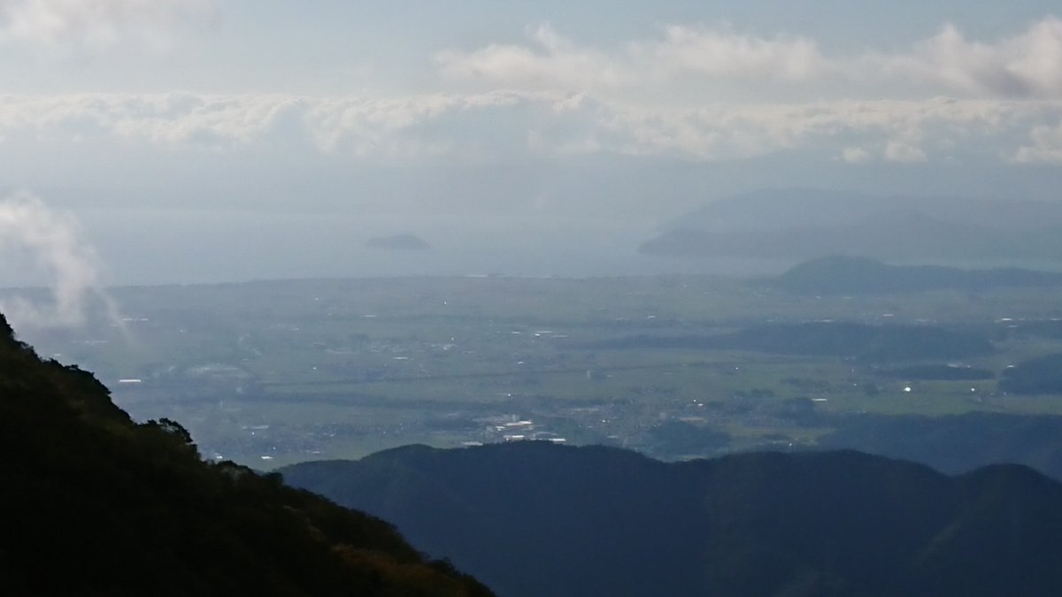 ねるひふみ 伊吹山3 霧晴れた 苔を撮る 下り いかにも山のドライブウェイ