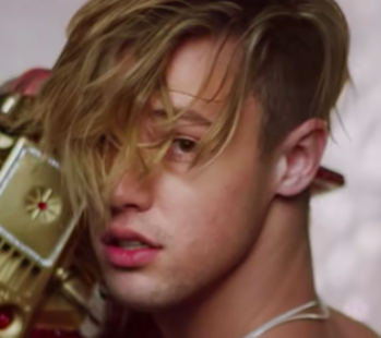 v nice when they look out past their hair like this. wanna tousle it.