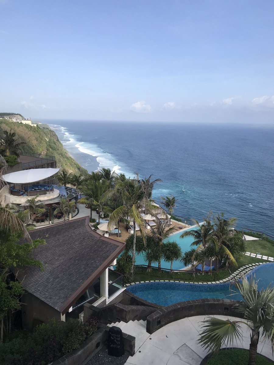 bbrthera's tweet photo. Pemandangan hari ini bersama LOVA ENT. Bali https://t.co/6EbjTuUo8t