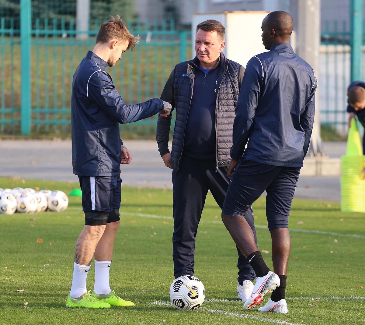 fctambov68's tweet photo. Вчера Себастиен Тилль и Мохаммед Рабиу провели свою первую тренировку в расположении нашей команды! 📸

#СебастиенТилль #МохаммедРабиу https://t.co/3UxiYwDiHN