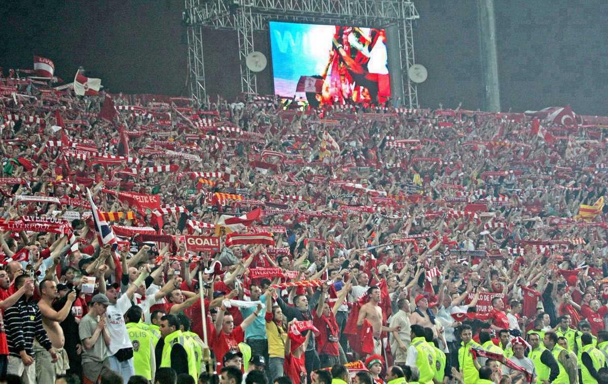 Liverpool fans in 2005 Istanbul