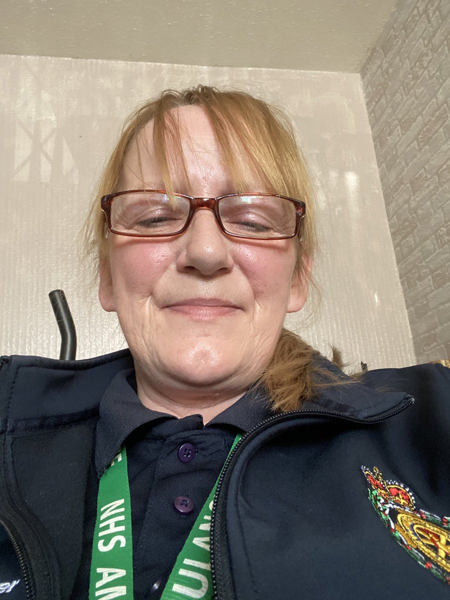 Out and about responding to 999 emergency calls in the community. Love what we do ❤️⁦<a href="/meandrew17/">Andrew Stone</a>⁩ ⁦<a href="/cfr_hyde/">Hyde Ecfr</a>⁩ ⁦<a href="/NWAmbulance/">North West Ambulance Service</a>⁩