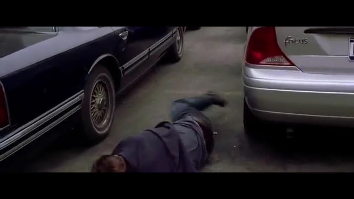 Bouteflikov's tweet image. Dans la version anglaise de Spider-Man 2, Peter Parker dit qu'il a besoin d'un «Strong Focus» («une forte concentration») avant de sauter d'un bâtiment. Il atterrit sur une Ford Focus qui est assez forte pour résister au choc.