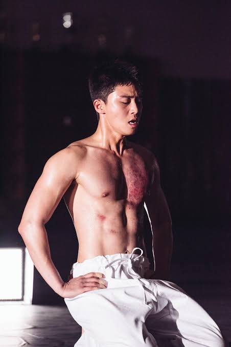 ぱっくん パクソジュン 韓国の俳優は筋トレしてるから体もかっこいいな デーモンｋとは大違い T Co Lecvinurex Twitter