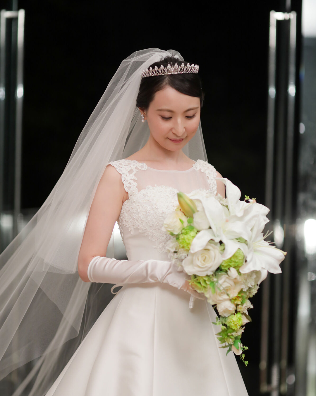 プルマージュ 軽井沢の石の教会で結婚式を挙げられた花嫁様より当日のお写真をいただきました 花嫁様から お久しぶりです 無事 軽井沢にて結婚式を行うことができました 素敵なブーケを作っていただき本当にありがとうございました とお喜びの声を