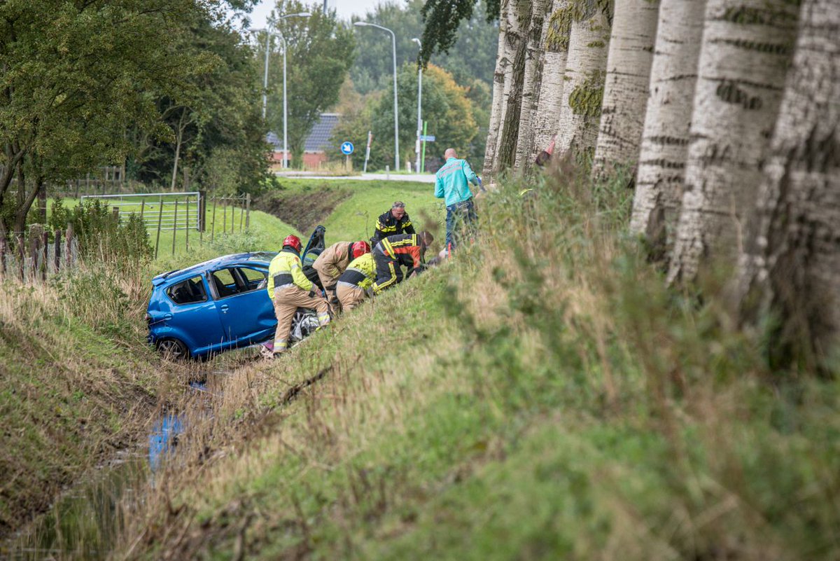 Vrouw raakt zwaargewond bij ongeval op de N363 - #Groningen -..
