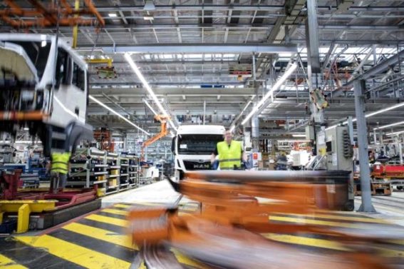 Alman otomotiv devi Volkswagen Avusturya ve Almanya’daki MAN otobüs ve kamyon fabrikasını kapatma kararı aldı fabrikalarını uygun maliyet ve yüksek kar elde etmek amacıyla Türkiye’ye taşıma kararı aldı hayırlı olsun