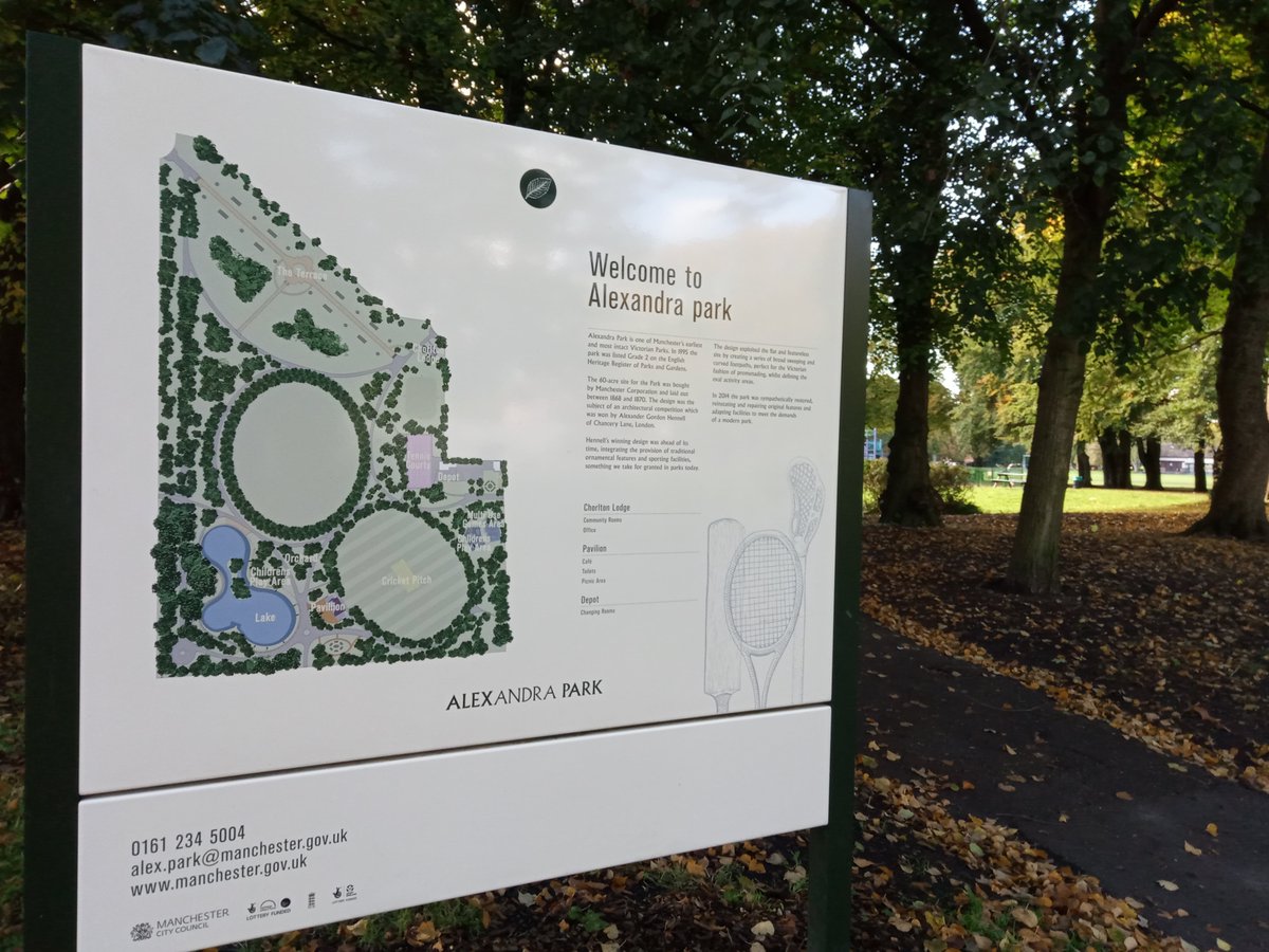AmandaChilds70's tweet photo. Sunny autumnal day. Lucky enough to be able to run in four local parks and do a not too shabby 5 miles. #yearofrunning https://t.co/1TCdzThm4l