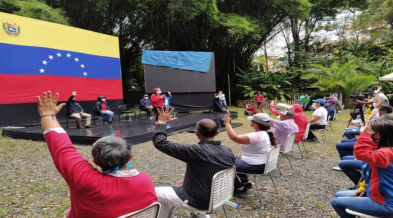 VTVcanal8's tweet image. ANC inicia divulgación de Ley Antibloqueo para proteger al pueblo venezolano

#LeyAntibloqueoEsProgreso

vtv.gob.ve/anc-inicia-div…