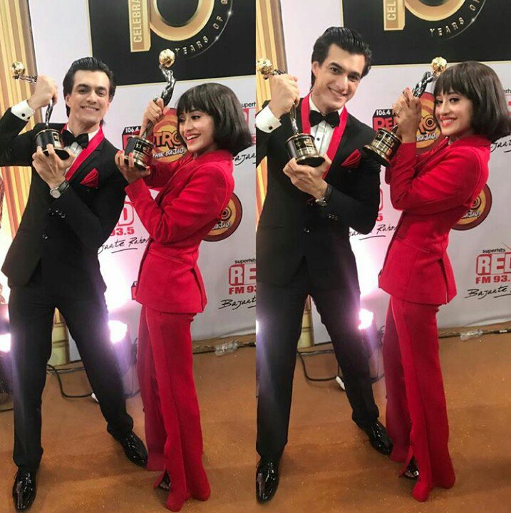 ~𝑮𝒐𝒍𝒅 𝑨𝒘𝒂𝒓𝒅𝒔 - 2017~-Best Debut Male-Best Debut Female @momo_mohsin  @shivangijoshi10  #Kaira  #Shivin  #yrkkh