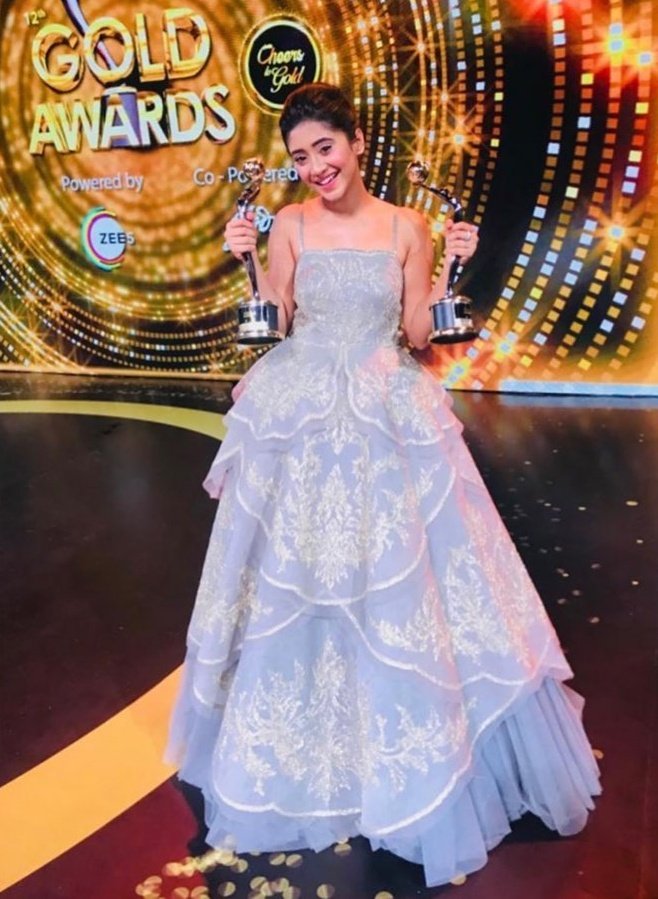 ~𝑲𝒂𝒍𝒂𝒌𝒂𝒓 𝑨𝒘𝒂𝒓𝒅𝒔 - 2019~-Best Actor Female~𝑮𝒐𝒍𝒅 𝑨𝒘𝒂𝒓𝒅𝒔 - 2019~-Best Actor Male -Best Actress Female @momo_mohsin  @shivangijoshi10  #Kaira  #Shivin  #yrkkh