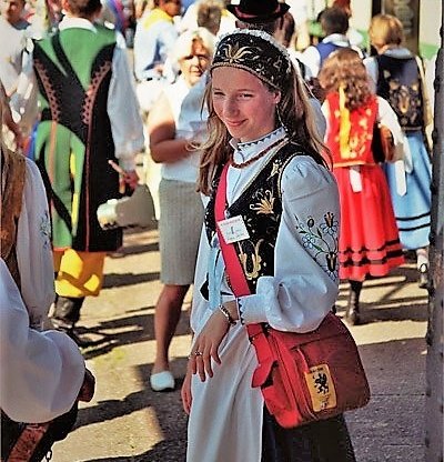 kashubians native to the historical region of eastern pomerania called pomerelia, in north-central poland. they speak the kashubian language, reffered to as the polish dialect. / 108,100 people declared kashubian as their language.