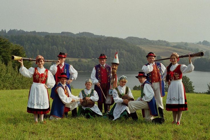 kashubians native to the historical region of eastern pomerania called pomerelia, in north-central poland. they speak the kashubian language, reffered to as the polish dialect. / 108,100 people declared kashubian as their language.