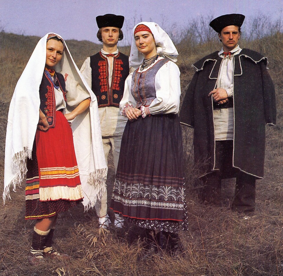 lemkos inhabiting lemkivshchyna, a part of transcarpathia. lemkos generally self-identify as a sub-group of rusyns and/or ukrainians. // they number 67,141. number of Lemkos on territories of pre-war poland was estimated between 100,000 and 150,000 people.