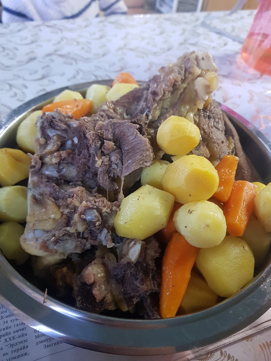 күэ, одоо яаж ганцаараа идчихэв дээ, ядаж харуулъя даа... :-)