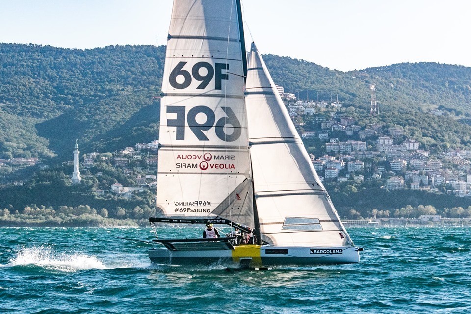 emilceron_it's tweet image. #Barcolana: tecnologia, velocità e rispetto per l’ambiente.

Scopri di più, nell'articolo by @fattidigreen  bit.ly/fdgxsiram#Sira… #SustainableLife #BarcolanaFun #Barcolana52 #branded)