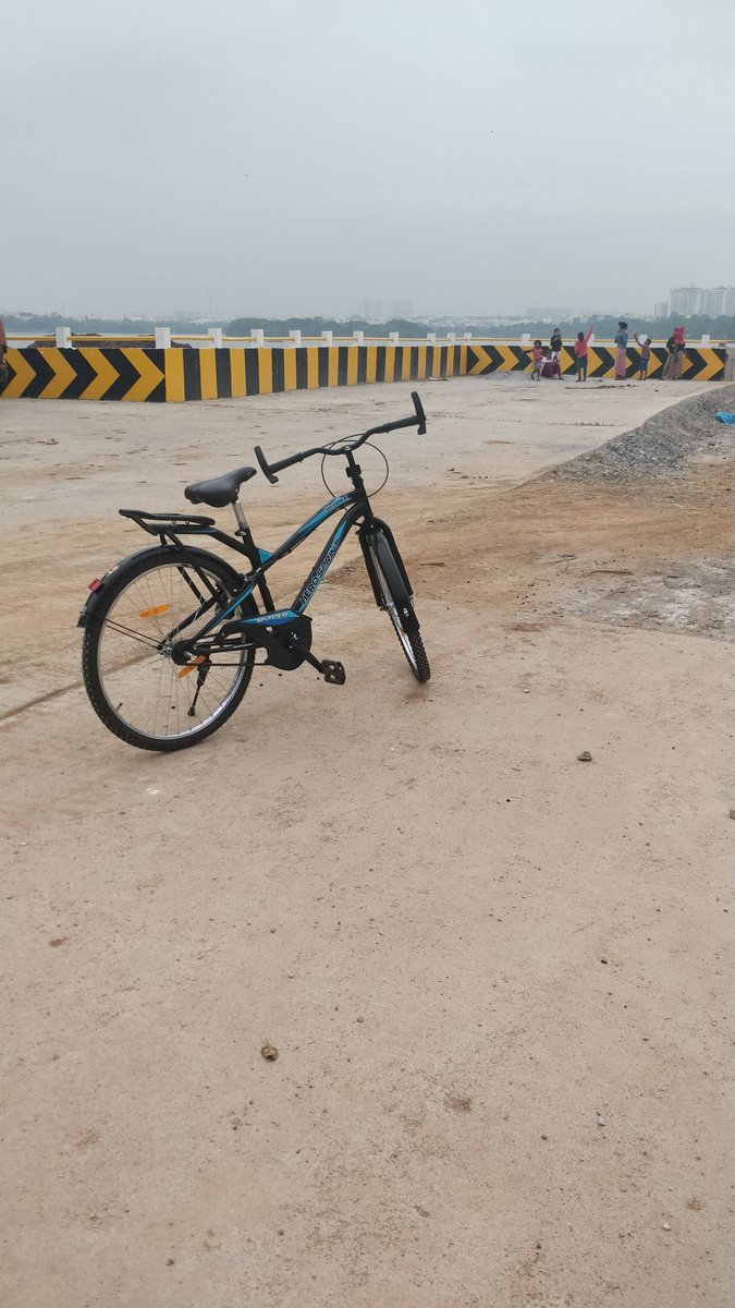 bhatiamanu's tweet image. Got an old bicycle serviced

Rode a bicycle after years, Was a pleasent experience in the BLR weather 

Did 10km+ at an easy pace with regular breaks, Was a fun weekend activity 👍👍

#weekend
#1GoodThing