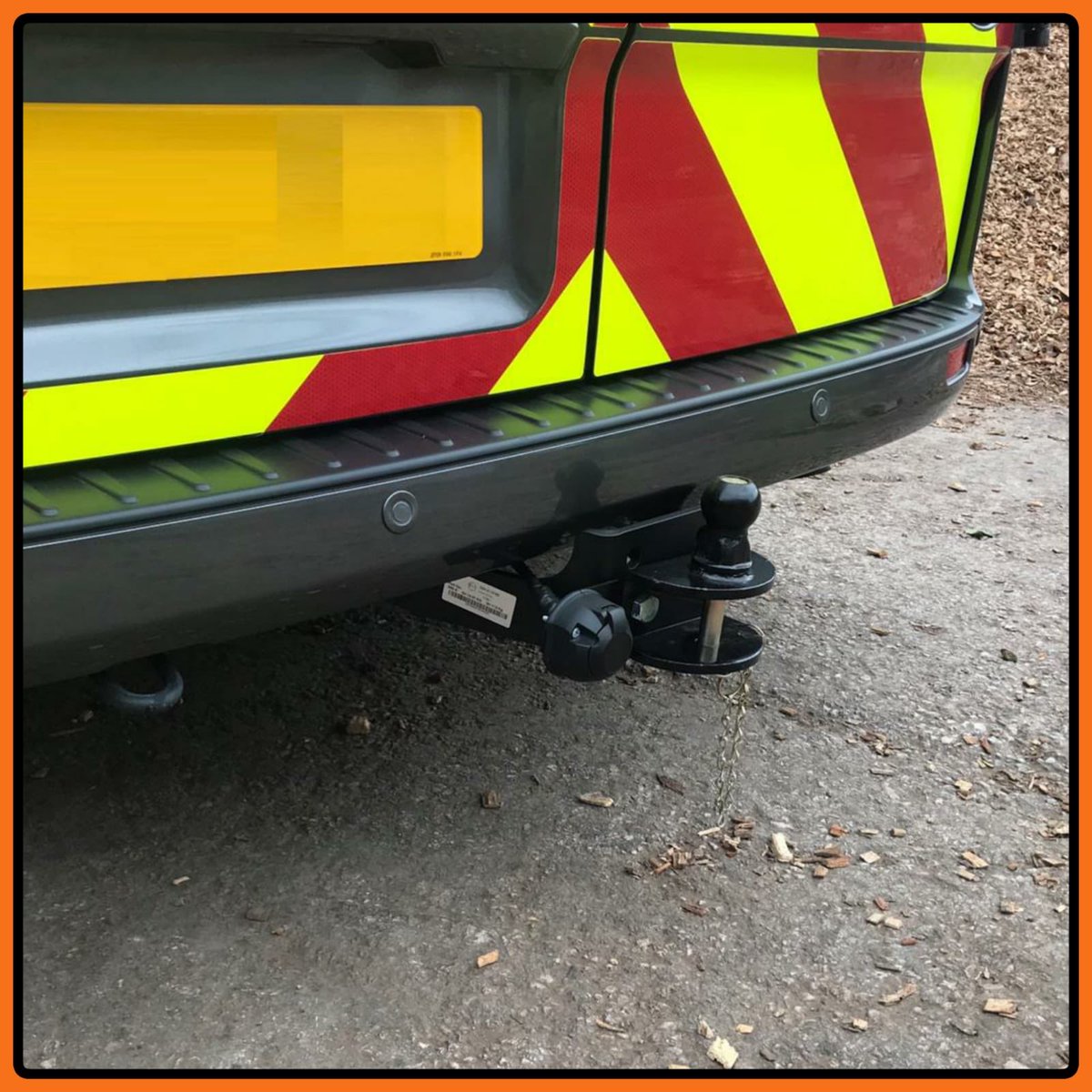 Installing Maple Tree Care’s new transit, fitted with an Inverter, Battery and split charge, Roof beacon, Commercial hitch and <a href="/Wilderlight/">Wilderness Lighting</a> compact 4 LED and front Hazard 3 #transit #van #wilderness #inverter #Splitcharge #sitesafety #nightshift #orangefuse #autoelectrician