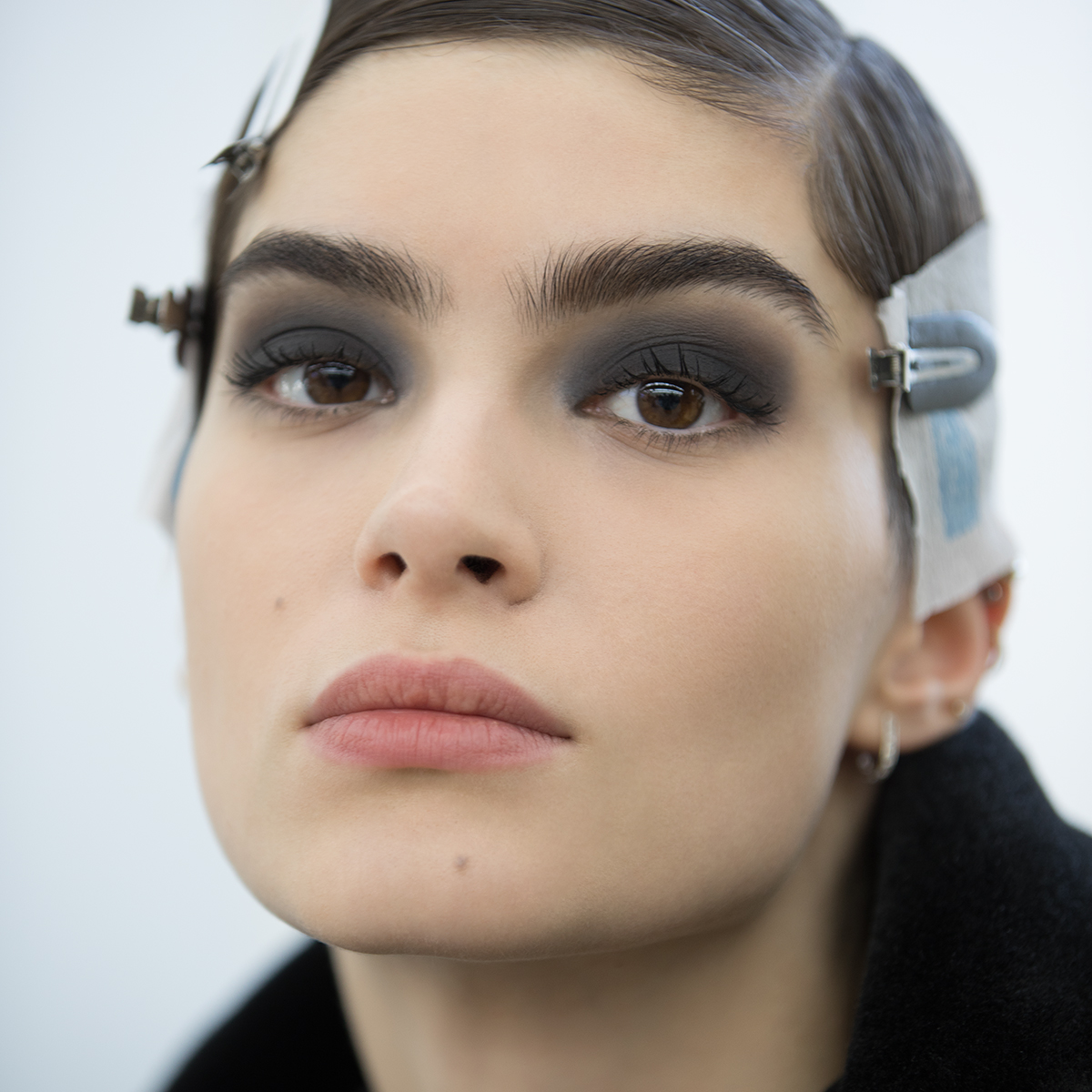X-এ CHANEL: Get the makeup look of the SPRING-SUMMER 2021 READY-TO-WEAR  CHANEL show. More on   / X