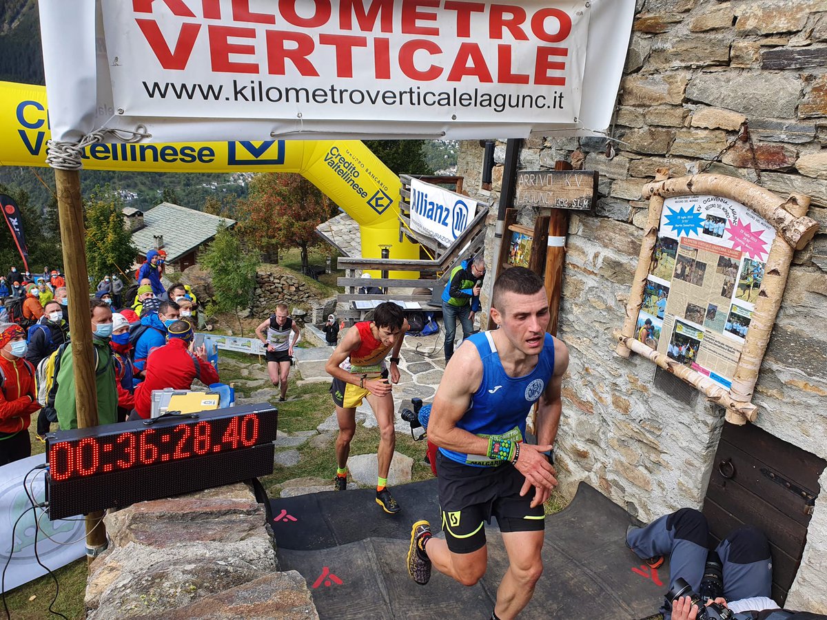 corsainmontagna's tweet photo. Henry Aymonod vince in 32.31 il #kmverticale per soli due secondi davanti a Lorenzo Moia . Che battaglie..che duelli oggi a Chiavenna https://t.co/CntQA6IxLE