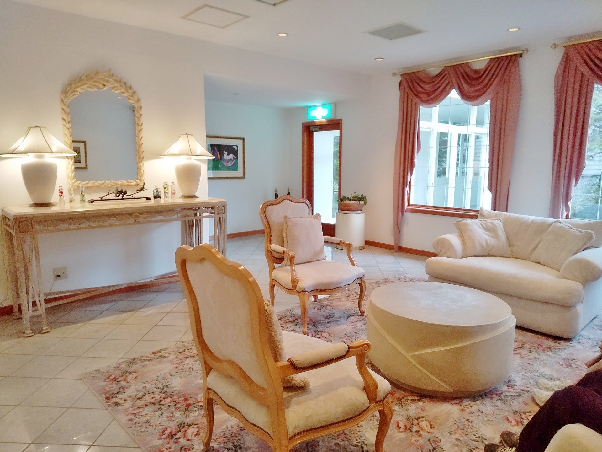 お母ちゃん フェニックス洞爺クラブさんはオーベルジュという食事に重点をおいた宿泊施設なので泊まることもできます ランチでこんなに美味しいならディナーや朝食はどうなってしまうのォ あとロビーのソファがふかふかすぎぃ T Co