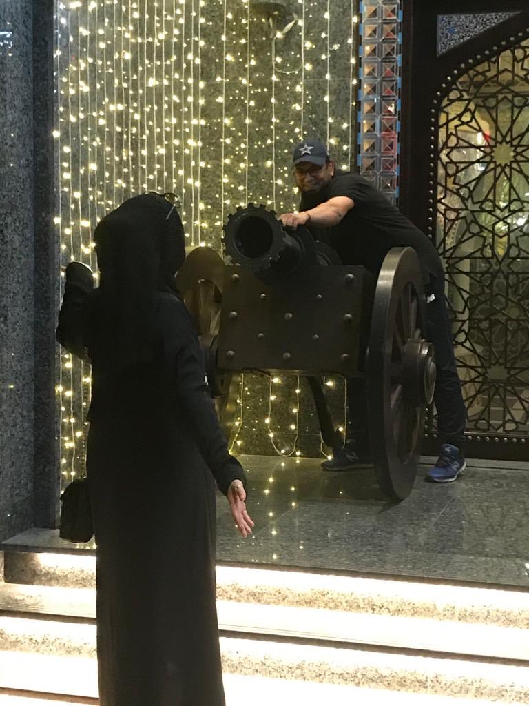 Saqlain_Mushtaq's tweet photo. I said to my wife that on this pic I will get easily 5000 retweets 20000 likes and 10000 comments, let’s see😉 https://t.co/byjjUsrFSF