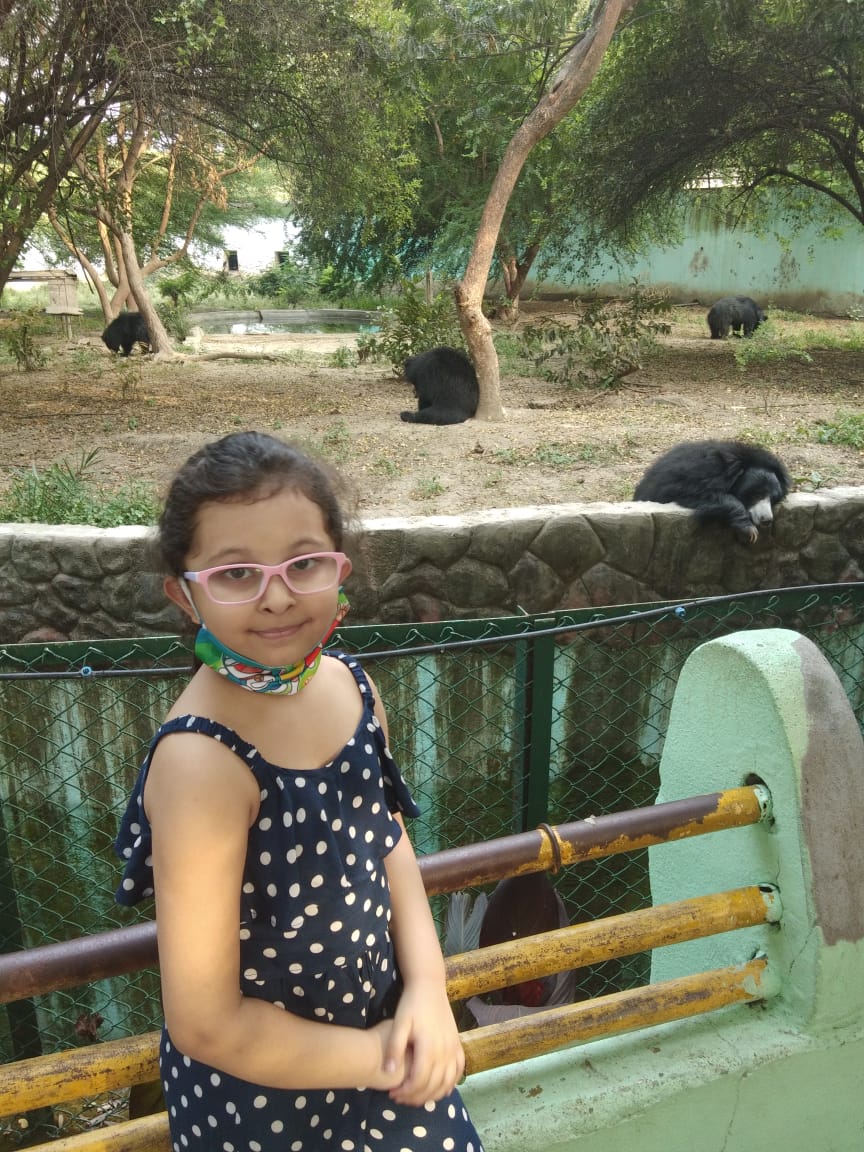 husaini4u's tweet photo. Zahra visited zoo yesterday.

Bears kahi bhi ho, zoo or markets, all seem to be in depression these days!!😂😂 https://t.co/ENm1U6aski