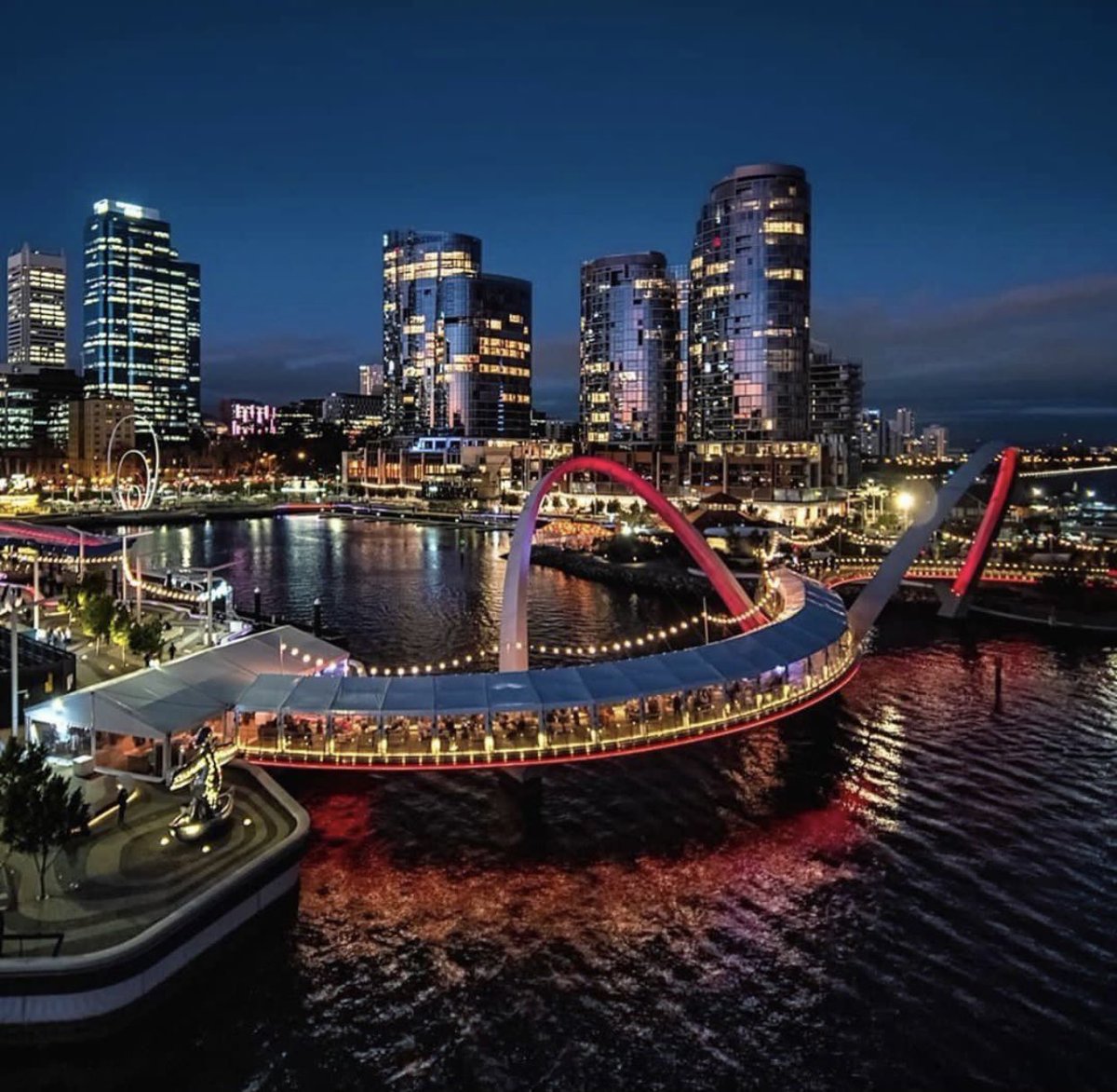 Lock in a visit to - Perth, the State capital of Western Australia. As the sunsets and the evening takes over this magnificent city it makes a beautiful backdrop and a stunning highlight as you travel around this dynamic state.
#justperfection #thisisaustralia