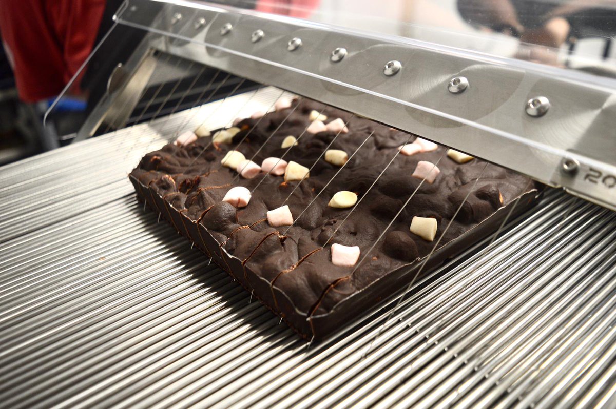 FabFudge_UK's tweet photo. For #ElevensesHour, by popular demand we'll be showing you some #BehindTheScenes of the the #FudgeFactory!

Once our 1KG fudges have set, they then go through our fudge cutter to cut them into small bitesize cubes!

#vegan #smallbiz https://t.co/KHvt52Bx5R