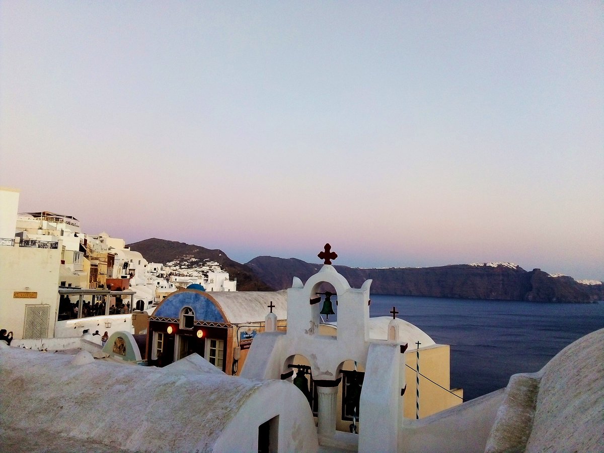 ancientphone82's tweet photo. Σ 'αγαπώ, Σαντορίνη! (2019) VI 💙🤍⛪️🌅 #memories #wanderlust #travelling #birthdaytrip #Santorini #Santorin #Greece #GorgeousGreece #twothousandnineteen #mentaltreasurechest #Cyclades #Oia #idyllic #whitepainted #bluedomed #touristmagnet #sunset #famoussunset #sunsetphotography https://t.co/PKXxJA9XwJ