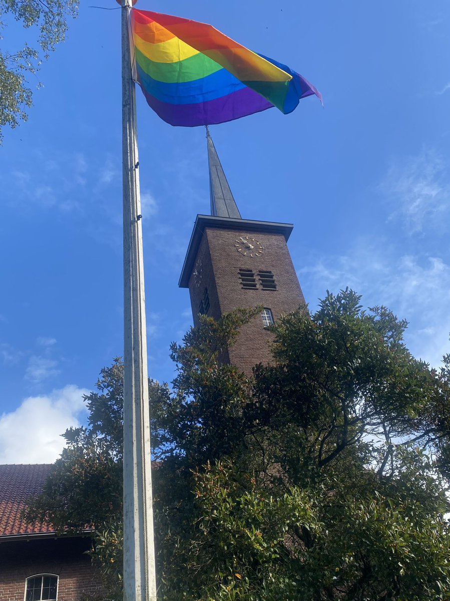 Glind-Facilitair onderdeel van GlindMedia heeft vandaag ook weer gezorgd dat de regenboogvlag in de glind wappert. <a href="/RudolphSt/">Rudolphstichting</a>
