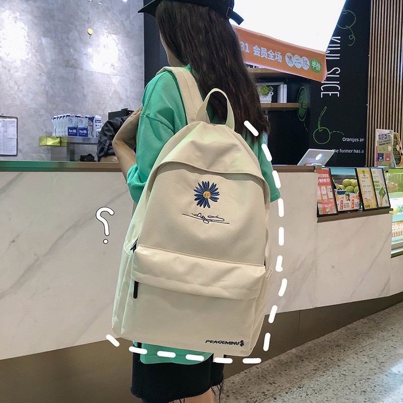 siapa sini student and perlukan bagpack yang besar but nak comel and lawa ? I heard youDaisy Bagpack RM29 READY STOCK  POSTAGE : SM RM8 / SS RM11Product InfoMaterial : CanvasDimension: L29cm x H38cm x W13cm