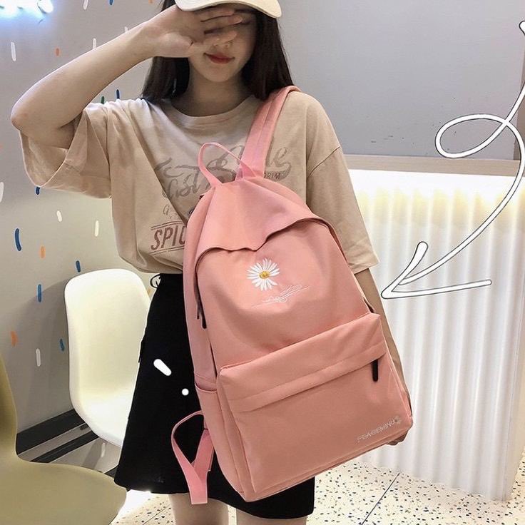 siapa sini student and perlukan bagpack yang besar but nak comel and lawa ? I heard youDaisy Bagpack RM29 READY STOCK  POSTAGE : SM RM8 / SS RM11Product InfoMaterial : CanvasDimension: L29cm x H38cm x W13cm