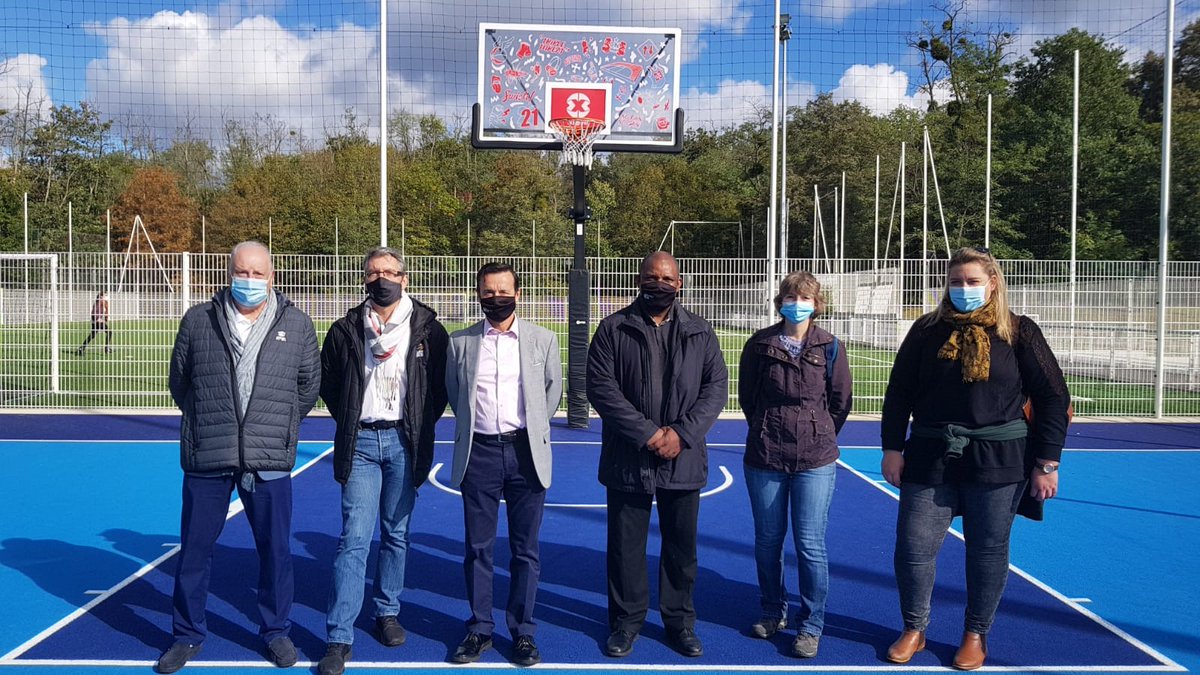 ffbasketball's tweet photo. 📢 Dans le cadre du Plan INFRA 🏀 mis en place par la @ffbasketball en 2019, celle-ci était présente hier samedi aux premières inaugurations officielles des terrains de basket 3x3 à Beauchamp (95) et à Saint Rémy (71). + d'infos 👉 https://t.co/daQjyoKzj1 https://t.co/Kb2aNm2dJK