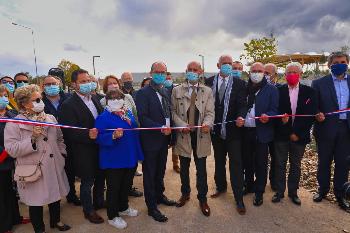 ffbasketball's tweet photo. 📢 Dans le cadre du Plan INFRA 🏀 mis en place par la @ffbasketball en 2019, celle-ci était présente hier samedi aux premières inaugurations officielles des terrains de basket 3x3 à Beauchamp (95) et à Saint Rémy (71). + d'infos 👉 https://t.co/daQjyoKzj1 https://t.co/Kb2aNm2dJK