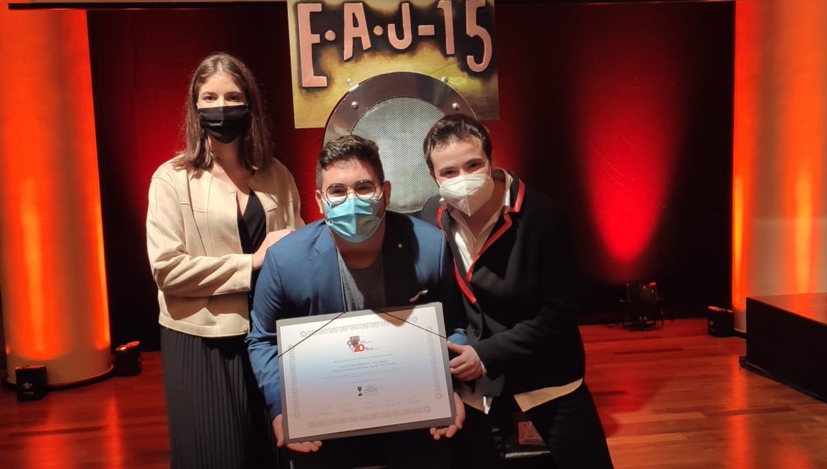 ❤️Gràcies de tot cor per acompanyar-me amb fidelitat @omhmfhr  <a href="/paula_estall/">Paula Estall</a>  <a href="/monicasmenero/">Mónica Serrano</a> <a href="/pastarnau14/">Principito</a> i la directora de <a href="/VoxUJIRadio/">UJI Ràdio</a> <a href="/m_aparisi/">M. Carmen Aparisi</a> per la confiança. També als tècnics #ManuelCasañ #PilarCampos i @amparosorianocs per la paciència. <a href="/AmnistiaCV/">Amnistía Internacional Comunidad Valenciana</a> pel seu suport 🕯