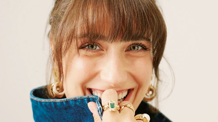 KelebekMag's tweet photo. Hazal Kaya, kız çocuklarına destek olacak https://t.co/vjfdiWnazW https://t.co/guj3o3kei3