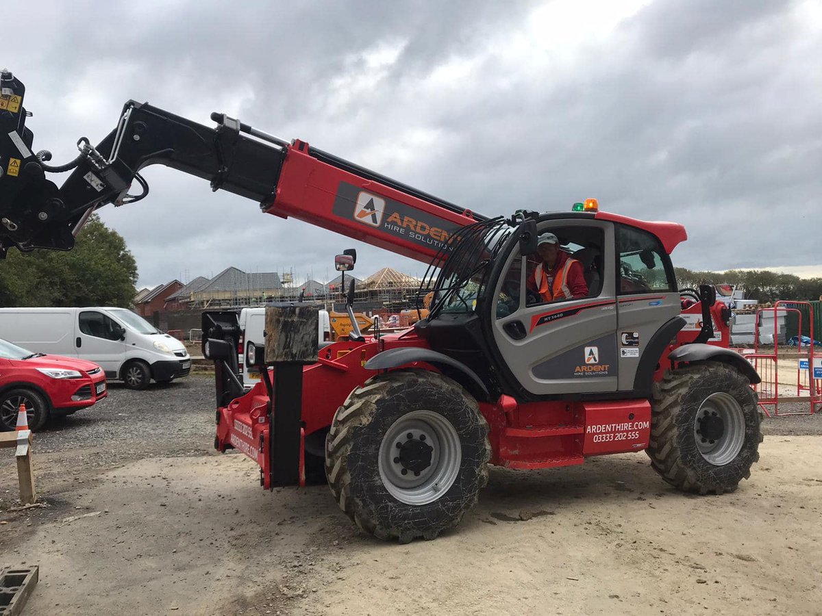 Another housebuilder site. This red stuff seems to be getting everywhere.....

#ardenthire #manitou #mawsley #telehandlers #passionpaceperformance
