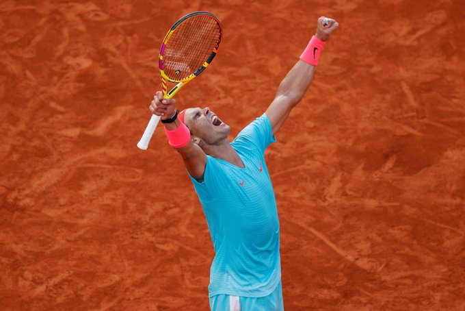 goitiatenis's tweet photo. 👏👏 ¡HISTORIA GRANDE! El 7 de junio de 2009, Federer se coronó en Roland Garros y empató a Sampras con el récord de 14 Grand Slam. El 28 de enero de 2018, Roger llegó a 20, en Australia. Y hoy, en París, Nadal igualó los 20 de Federer y es la 1ª vez que tienen la misma cantidad https://t.co/VGy82NL8vW