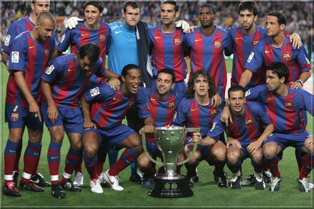 Le 14 mai 2005, Eto’o inscrit le but égalisateur face à Levante qui permet au Barça de renouer avec le titre de champion d’Espagne qu’ils attendaient depuis quelques années..Première saison, 28 buts en 45 matchs TTC, champion d’Espagne, livre ouvert, première page magnifique.