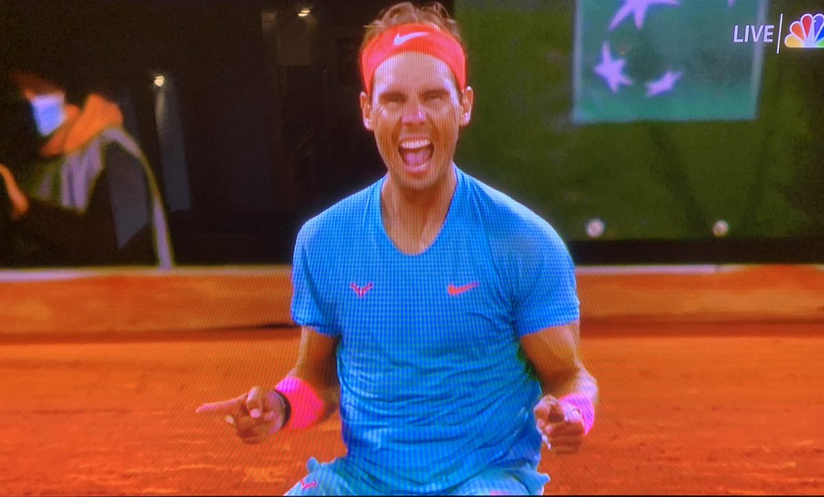 YanchevaSilvia's tweet photo. Happy Sunday! 😍🥳 #RolandGarros https://t.co/fADngfCjAs